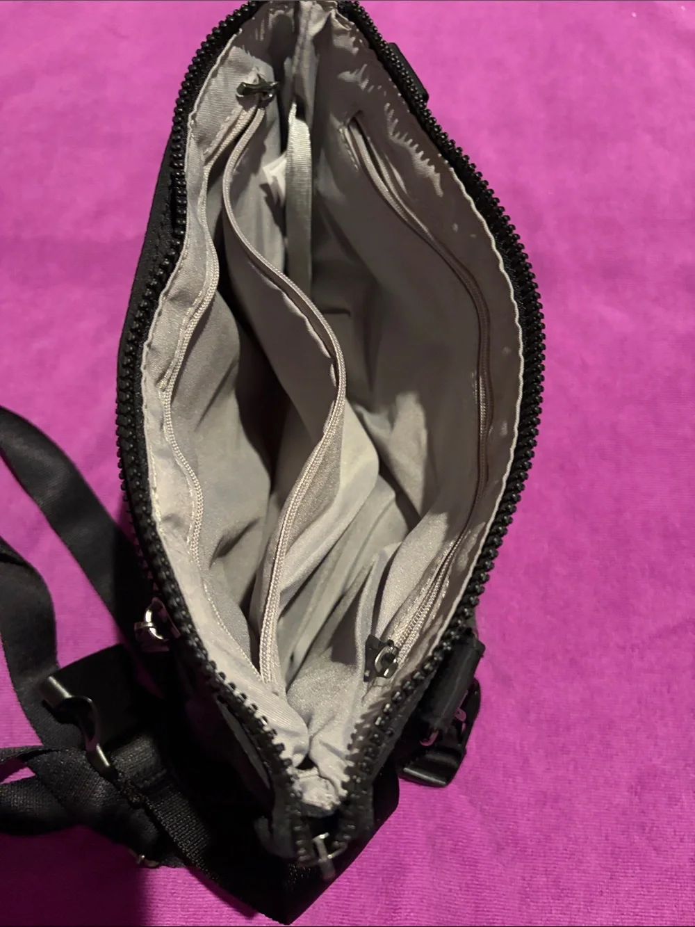 🖤Baggallini Spacious Convertible Belt Bag, Waist Pack And Crossbody!
